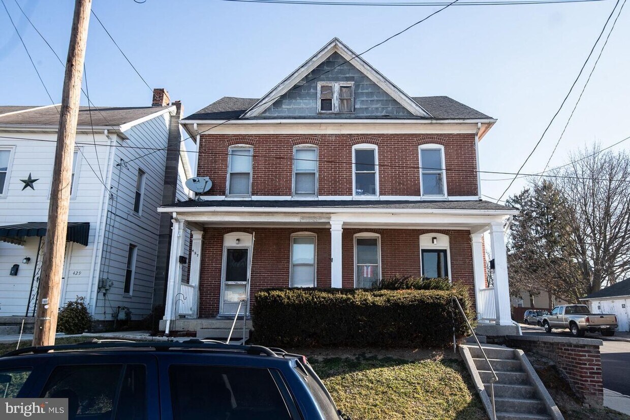 Building Photo - 425 High St