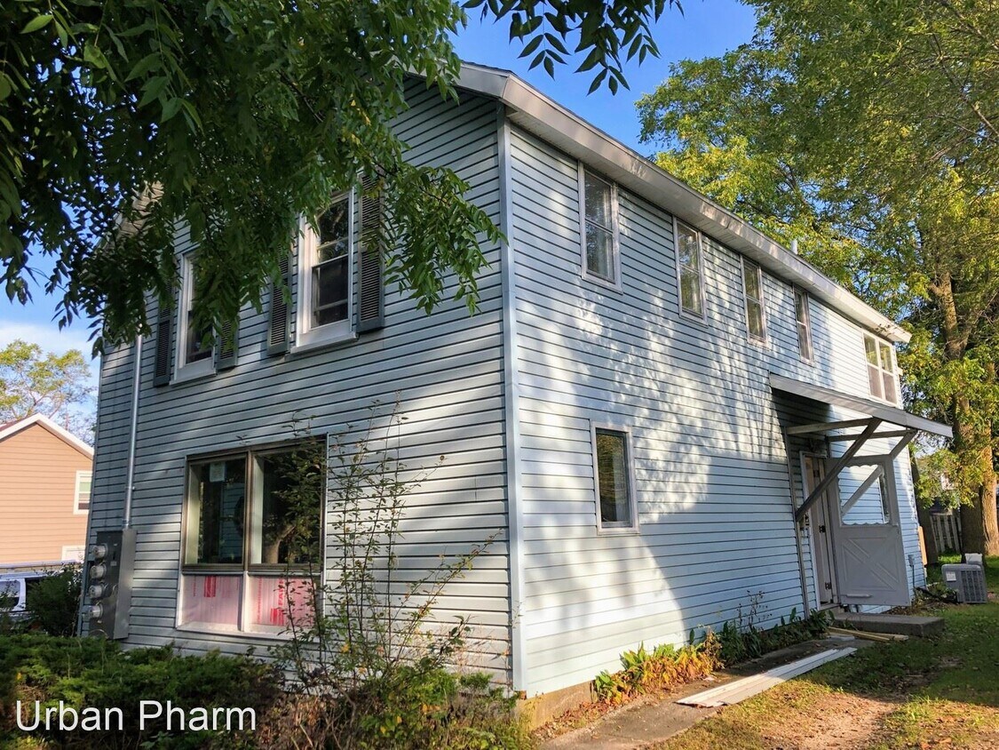 Primary Photo - 159 E Division St NE