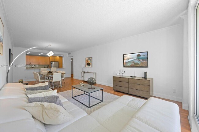 Foto del edificio - 19380 Collins Ave