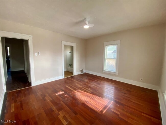 Building Photo - 39 Brown St