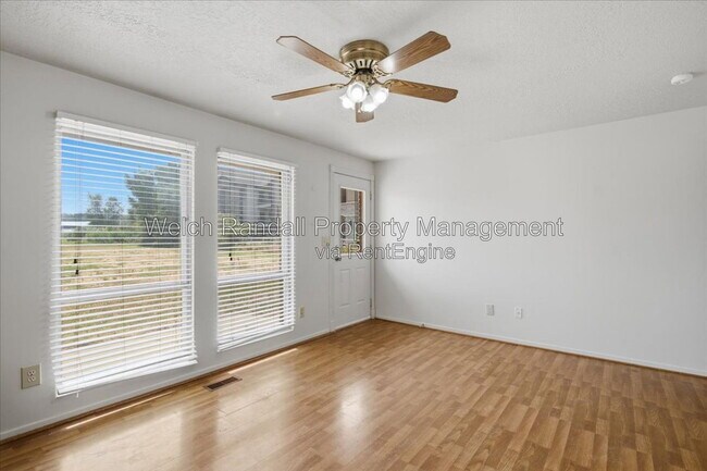 Foto del edificio - 3548 S Midland Dr