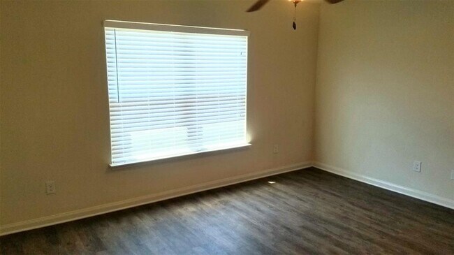 Foto del edificio - 1616 Treeta Trail