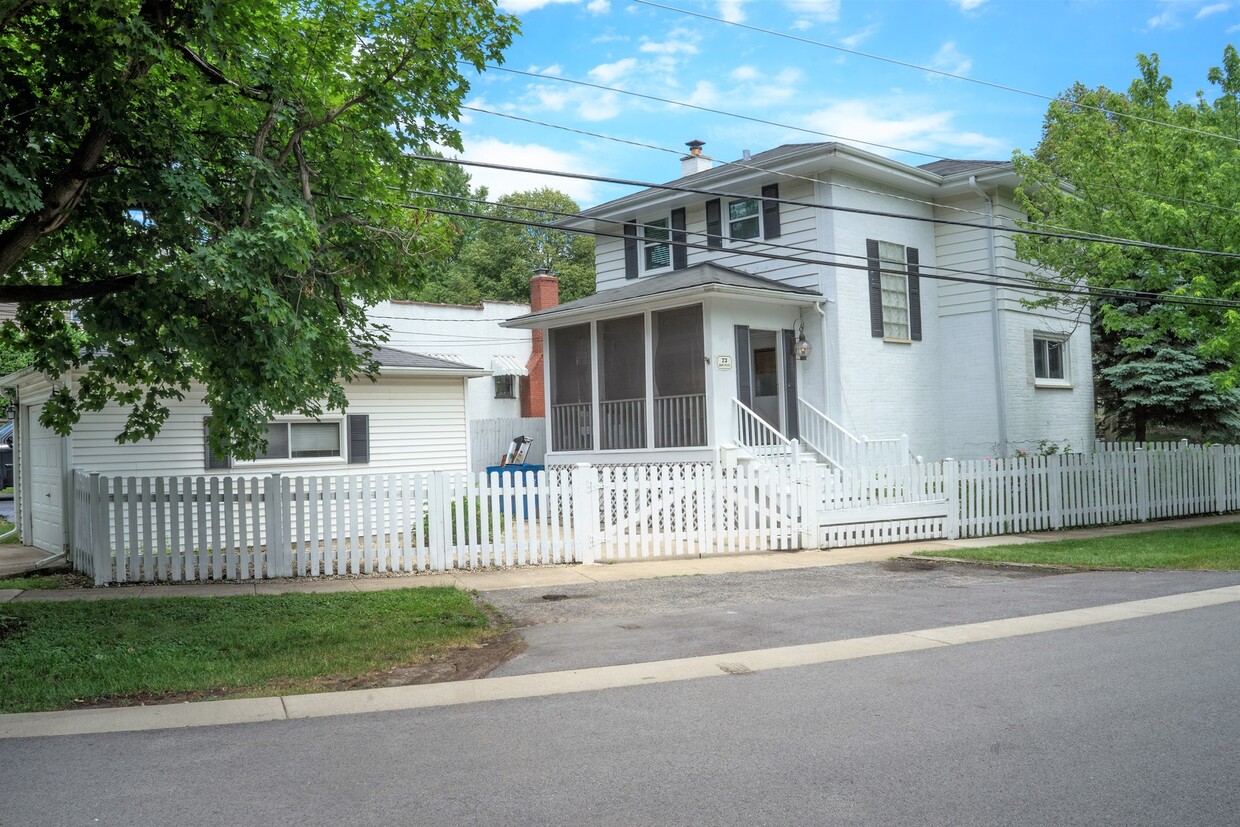 73 Rose Pl, Clarendon Hills, IL 60514 House Rental in Clarendon Hills, IL