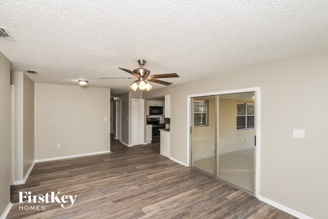 Foto del edificio - 2027 Beekman St NE