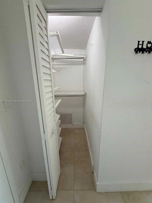 Foto del edificio - 5785 SW 72nd St