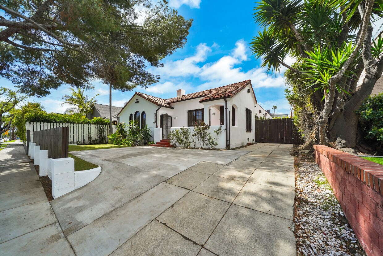 Front - 815 N Curson Ave (West Hollywood, CA)