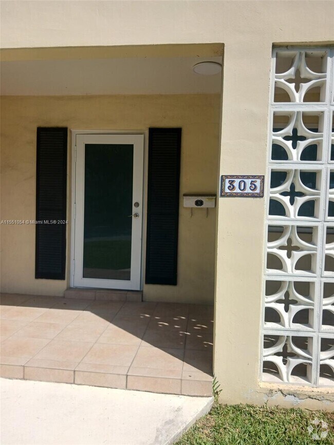 Cheap Village of Merrick Park Apartments for Rent Coral Gables, FL