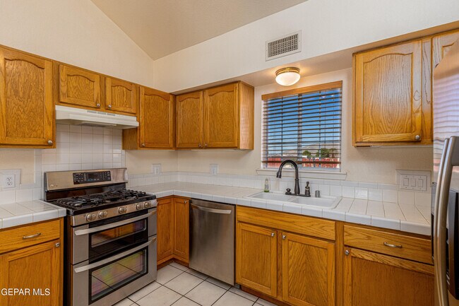 Foto del edificio - 4628 King Arthur Ct