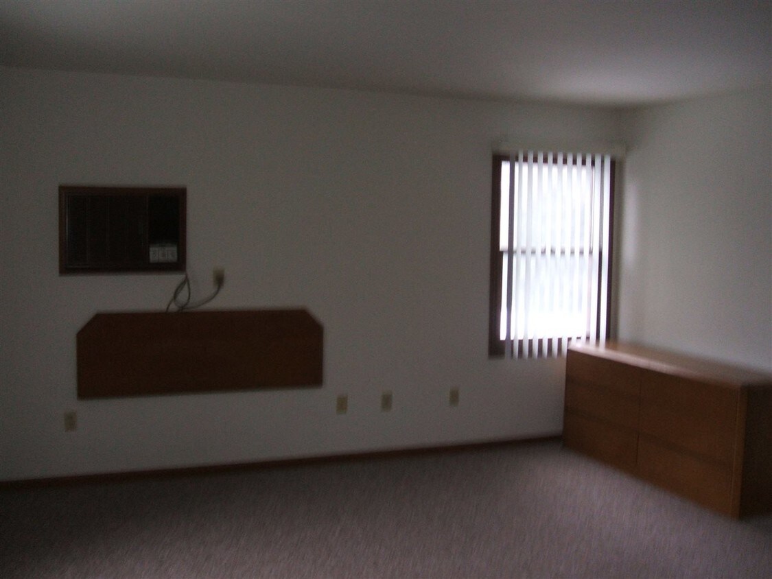 Building Photo - 1611 Ashman St