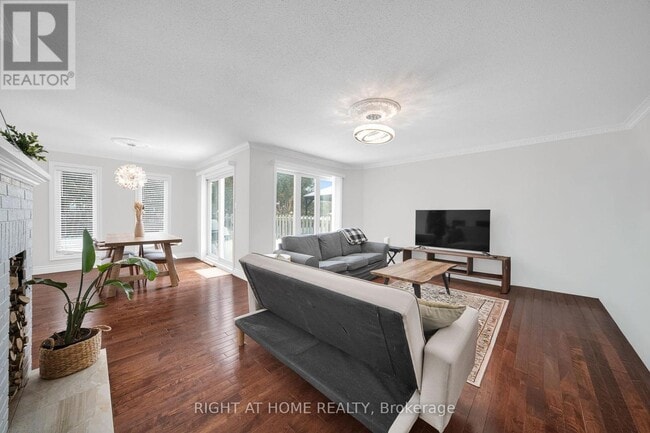 Building Photo - 2832 Mozart Ct