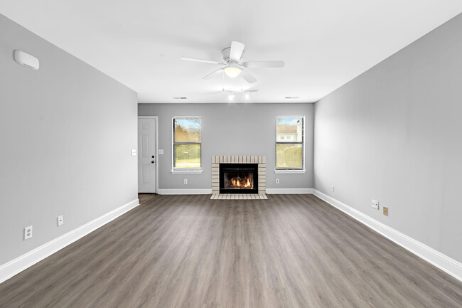 Building Photo - 256 Pine Shadow Dr