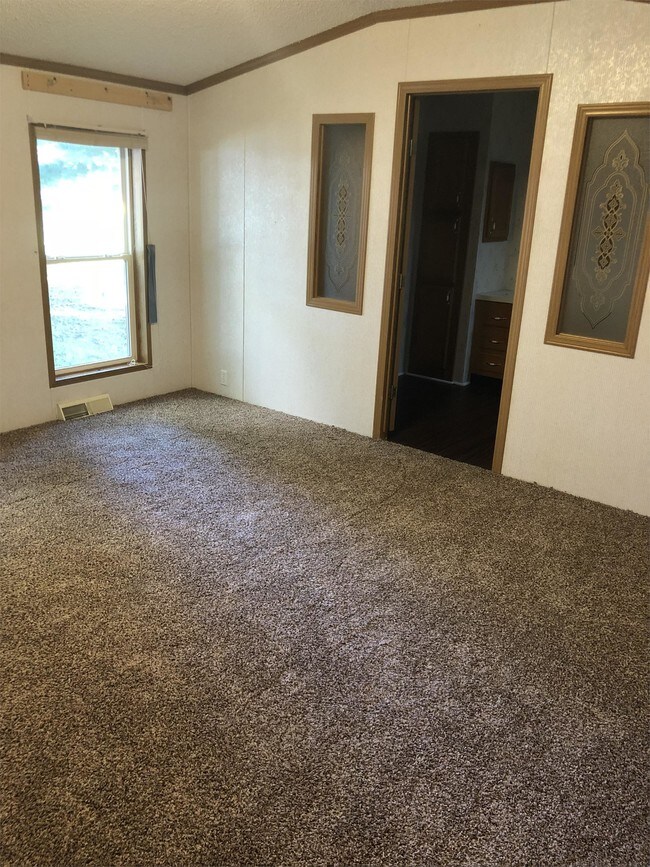 Building Photo - 7131 Green Oak Dr