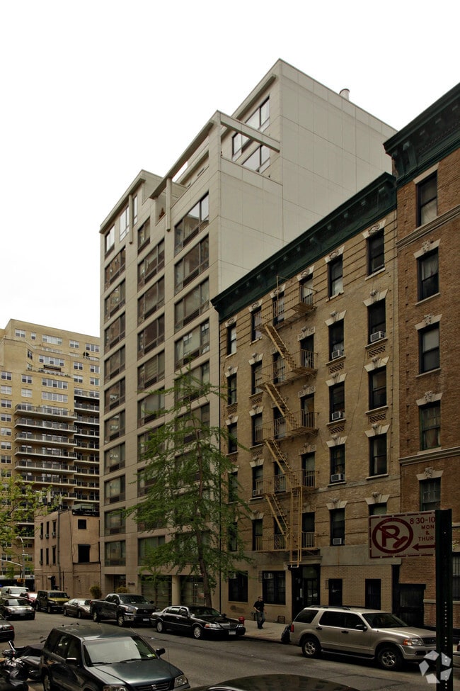 Building Photo - 242 E 25th St