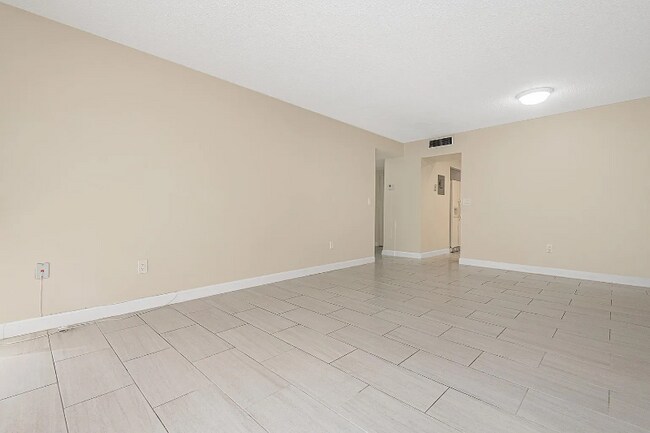 Foto del edificio - 7765 SW 86th St