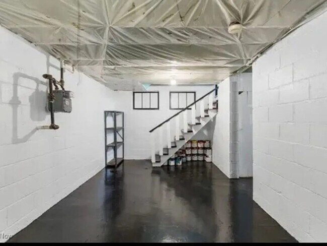 Building Photo - Robinson beautiful home