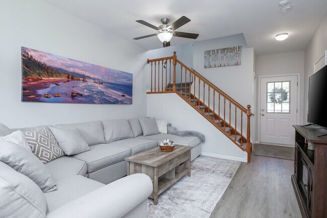 Building Photo - 1211 Arapaho Ct