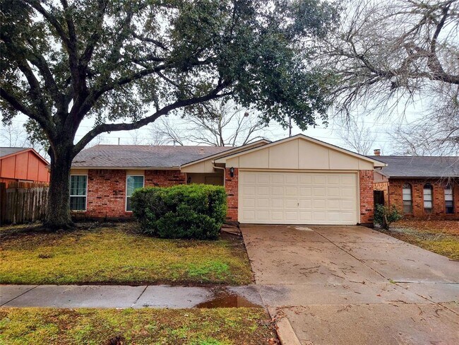 Building Photo - 415 Lee Dr