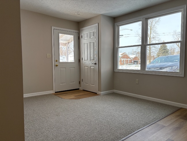 Building Photo - 10 W Park St