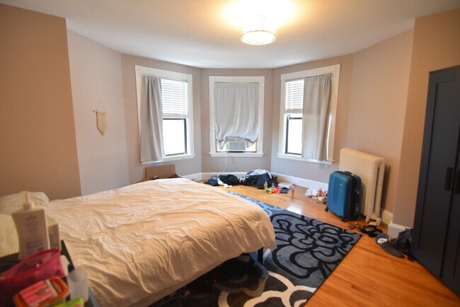 Building Photo - 40 Babcock St