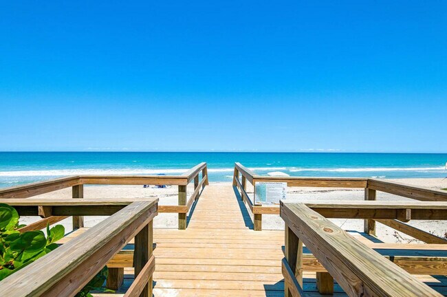 Foto del edificio - 589 Coconut St