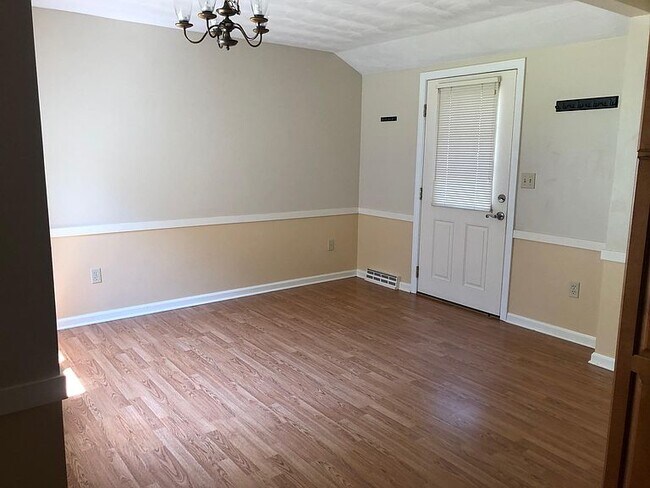 Building Photo - 94 Jonquil Dr
