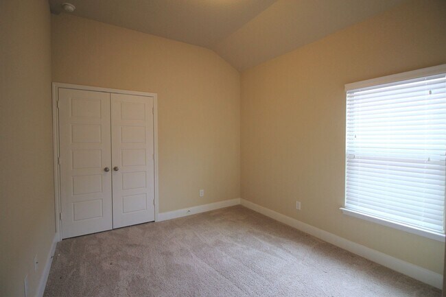 Foto del edificio - Walk to Historic Gruene! Minutes from Downtown New Braunfels! Beautiful 3/2/2 Duplex with Tons of...