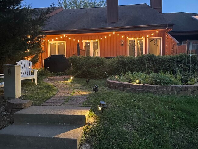 Building Photo - 602 Huntridge Dr