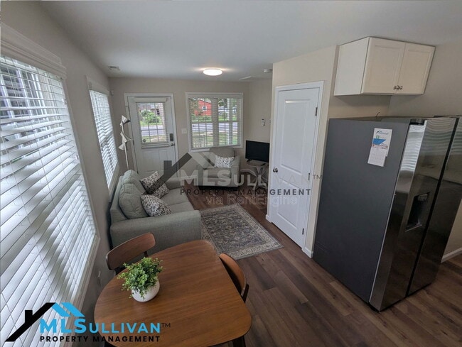 Building Photo - 2130 Sovereign St