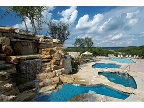 Building Photo - 6608 Lantern View Dr