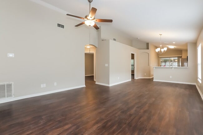 Foto del edificio - 748 Cape Cod Cir