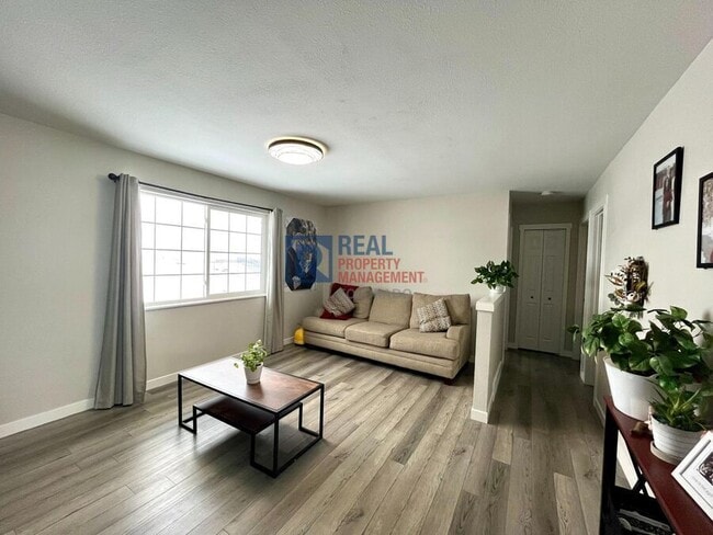 Foto del edificio - 7110 Goldfield Dr