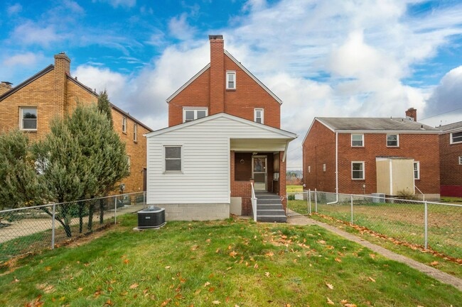 Photo - DON'T MISS THIS! BEAUTIFLLY RENOVATED 3 bedroom in Munhall!! House