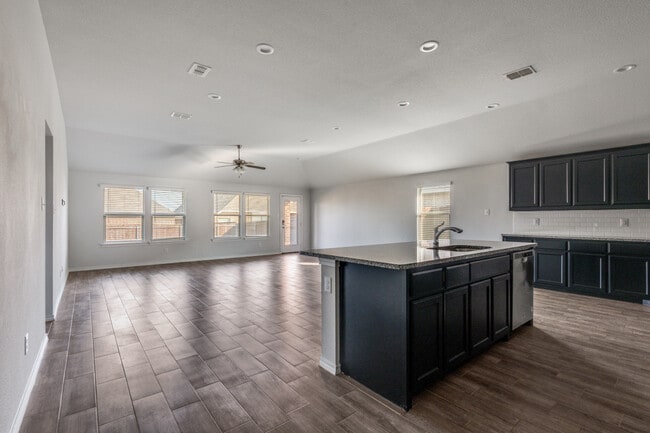 Building Photo - 10128 Boxelder Dr