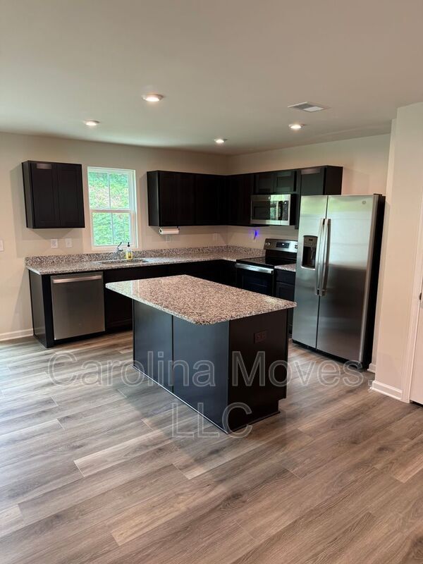 Building Photo - 103 Sarnesfield Wy