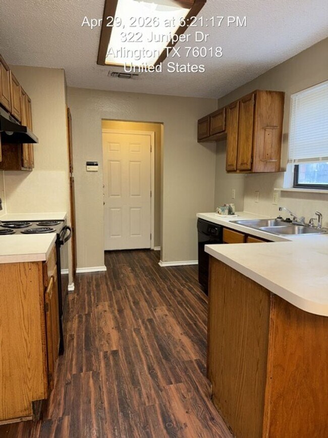 Foto del edificio - 322 Juniper Dr