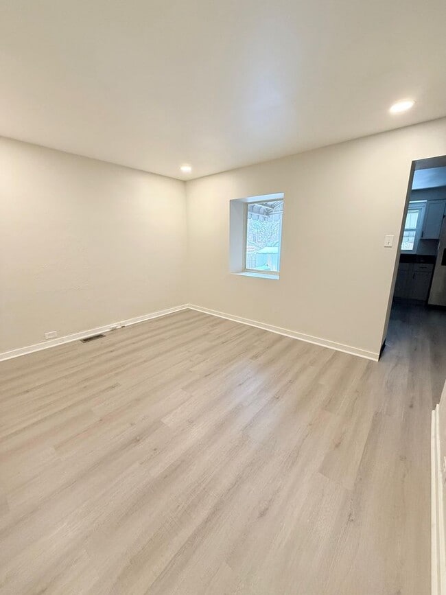 Building Photo - Beautiful 3BD/1BA Single Family Home – Newly Remodeled!