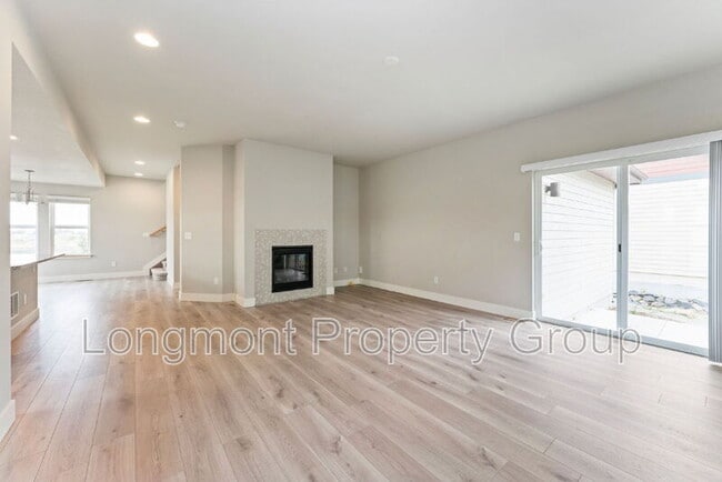 Building Photo - 1303 S Oak Ct.