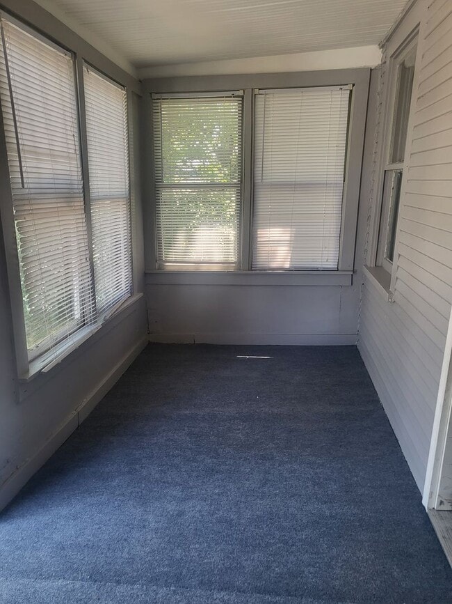 Building Photo - 2529 Jarman St