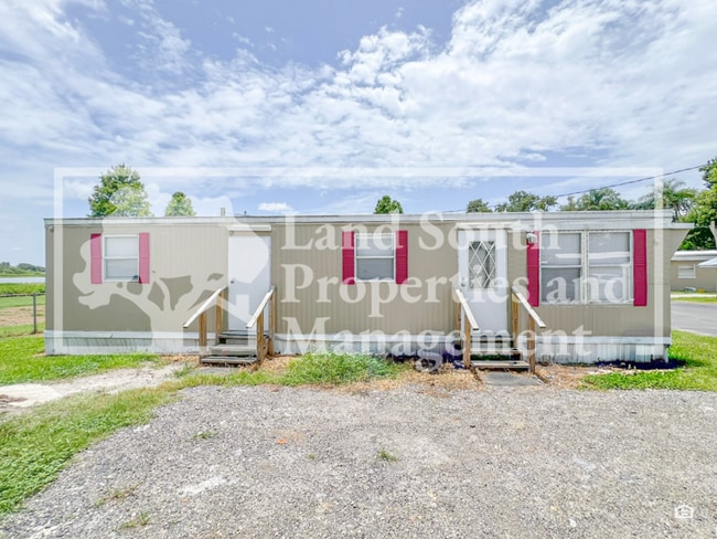 Building Photo - 425 Longfellow Blvd