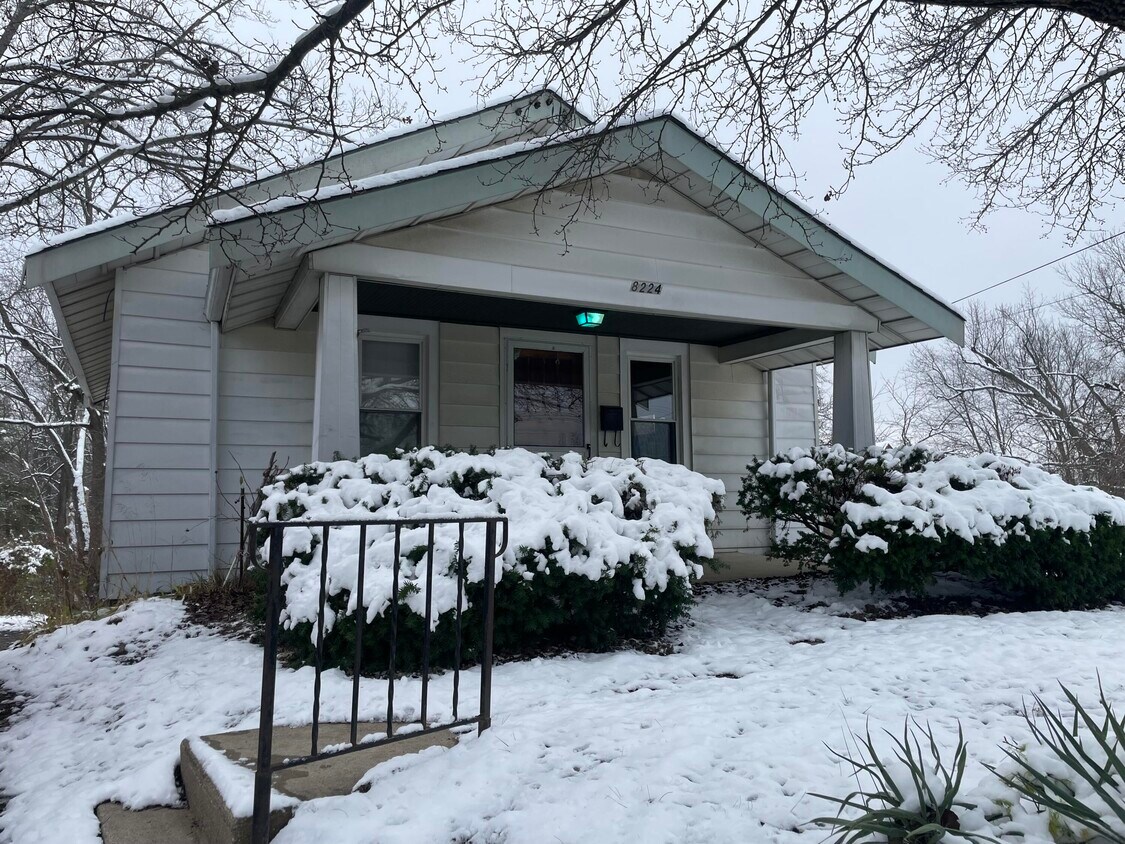 Primary Photo - 8224 W Main St