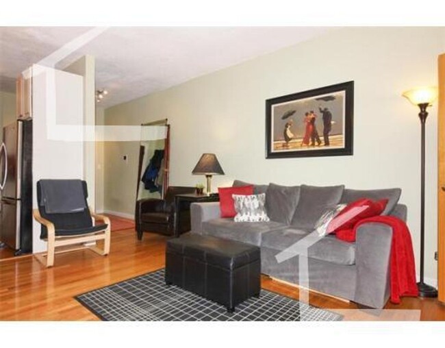 Building Photo - NO BROKER'S FEE! Beautiful 2 Bed On the Br...