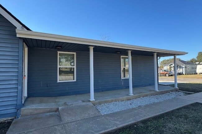 Building Photo - 1205 15th St