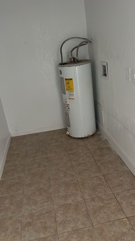 Foto principal - 4929 N Pine Hills Rd
