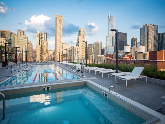 Foto del edificio - 674 N Wells St