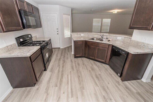 Building Photo - 3214 Buttercup Dr