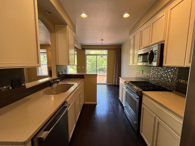 Foto del edificio - 2Bd/2.5Ba Highland Neighborhood Townhome i...