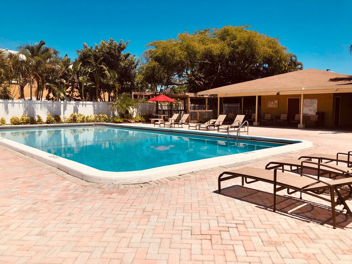 1805 SW 81st Ter, Davie, FL 33324 Townhome Rentals in Davie FL