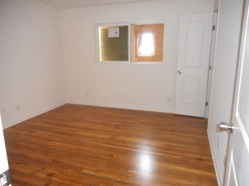 Foto del edificio - 2 bedroom 1.5 bathroom townhouse