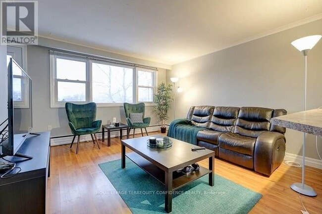 Building Photo - 834 Sheppard Ave W