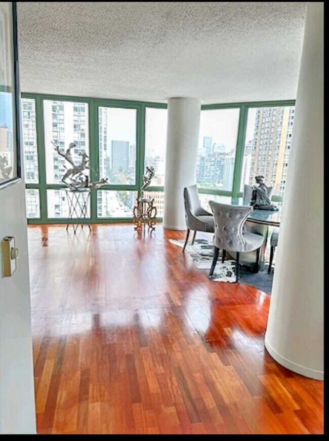 Foto del edificio - 111 W Maple St